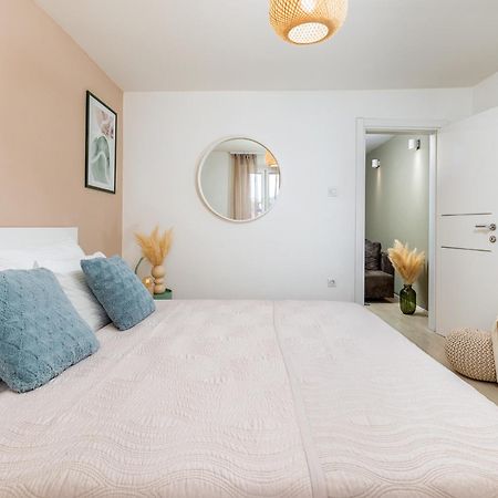 Unique Apartment Пула Экстерьер фото